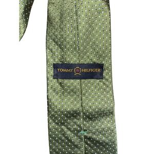 Tommy Hilfiger Men's Green Navy 100% Imported Silk Necktie Tie Mini Geo Paisley